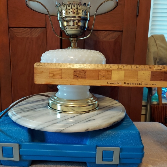 Milk glass vanity lamp - Picture 4 of 12